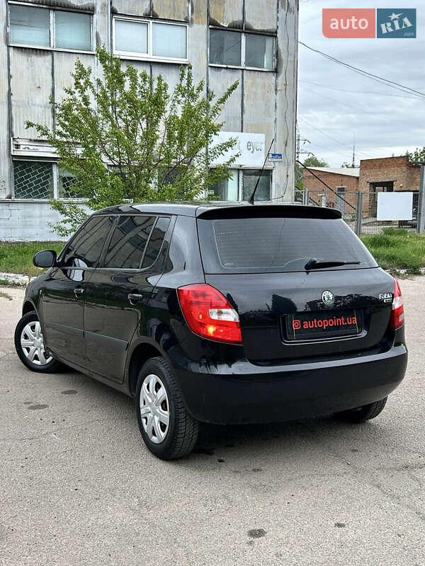 Хетчбек Skoda Fabia 2010 в Сумах