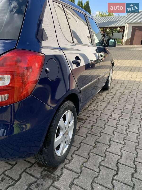 Хэтчбек Skoda Fabia 2011 в Ковеле