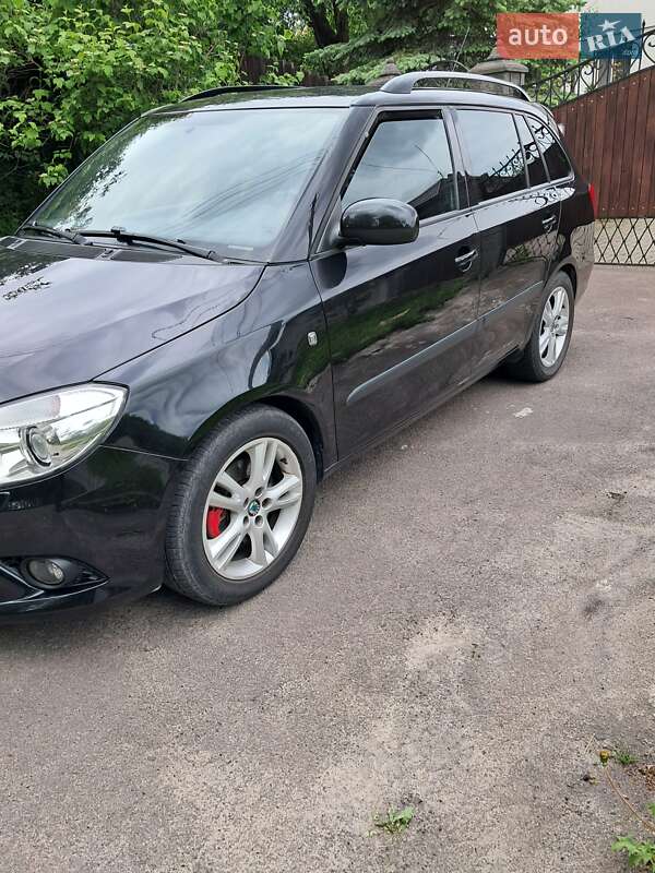 Универсал Skoda Fabia 2011 в Ровно