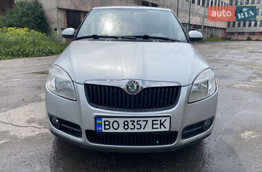 Хэтчбек Skoda Fabia 2008 в 