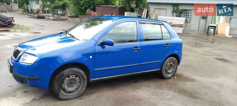 Хэтчбек Skoda Fabia 2004 в Киеве