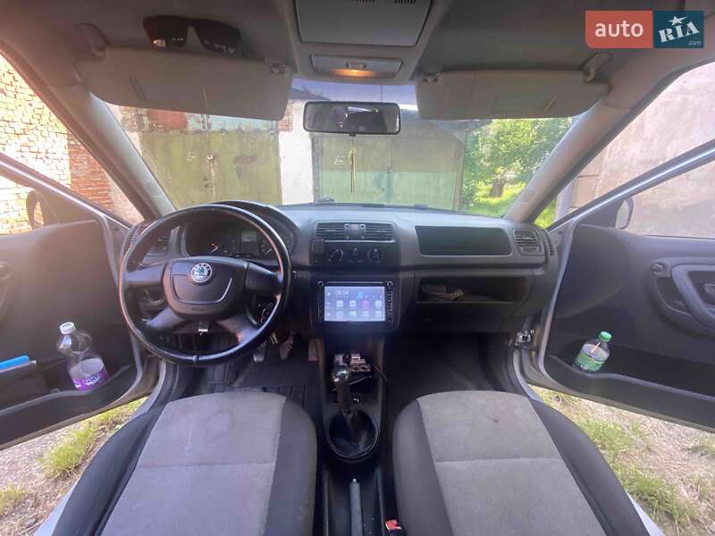 Хэтчбек Skoda Fabia 2010 в Львове