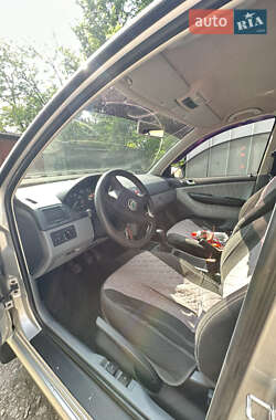 Хэтчбек Skoda Fabia 2001 в 