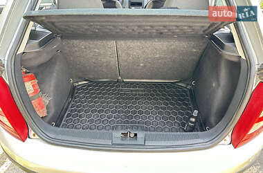Хэтчбек Skoda Fabia 2001 в 