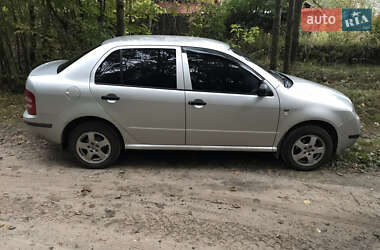 Седан Skoda Fabia 2001 в 