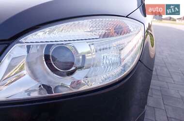 Хэтчбек Skoda Fabia 2009 в 