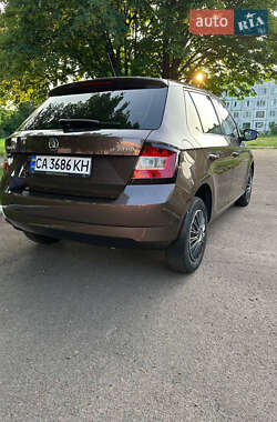 Хетчбек Skoda Fabia 2015 в 