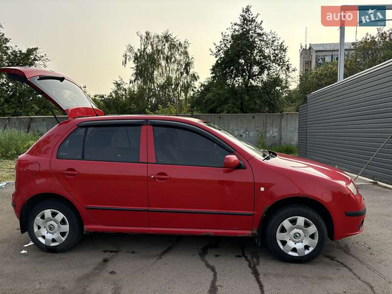 Хэтчбек Skoda Fabia 2006 в Харькове