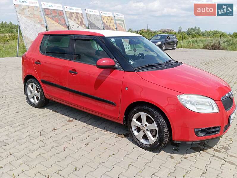 Хэтчбек Skoda Fabia 2010 в Вилке