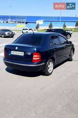 Седан Skoda Fabia 2002 в 