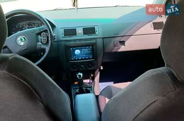 Седан Skoda Fabia 2002 в 