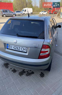 Хетчбек Skoda Fabia 2006 в 