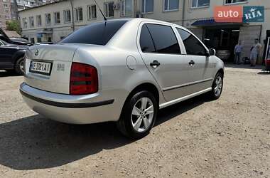 Седан Skoda Fabia 2004 в 