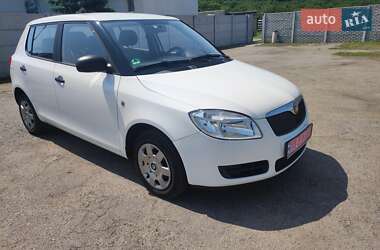 Хетчбек Skoda Fabia 2009 в 