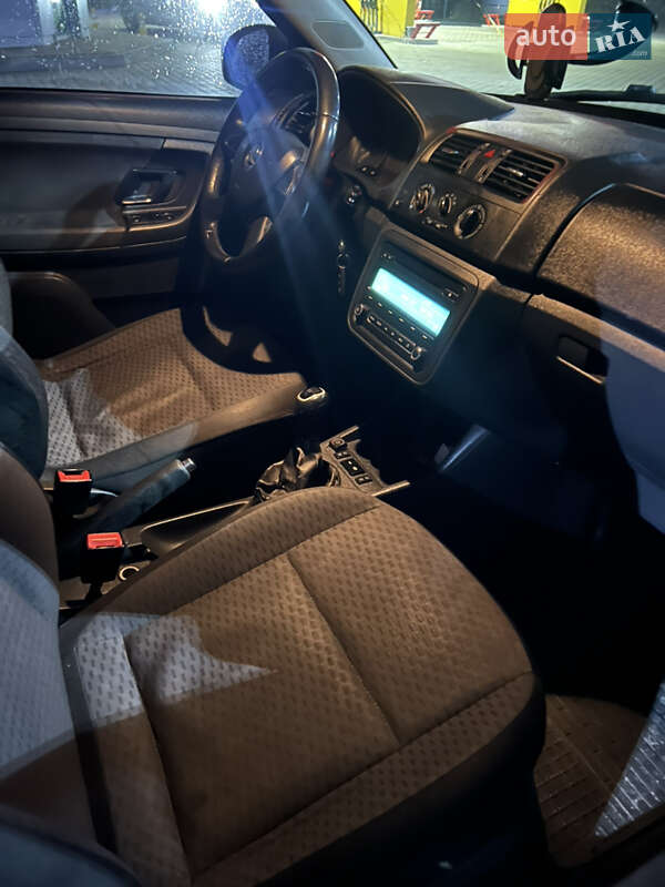 Хэтчбек Skoda Fabia 2015 в Луцке