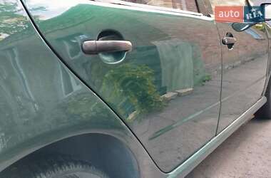 Хэтчбек Skoda Fabia 2002 в 
