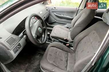 Хэтчбек Skoda Fabia 2002 в 