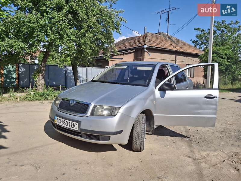 Седан Skoda Fabia 2003 в Береговому