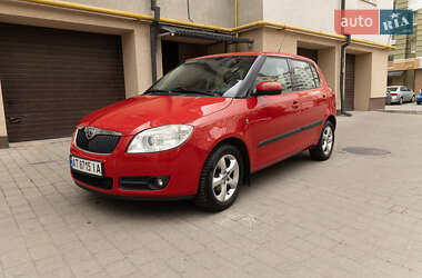 Хэтчбек Skoda Fabia 2009 в 