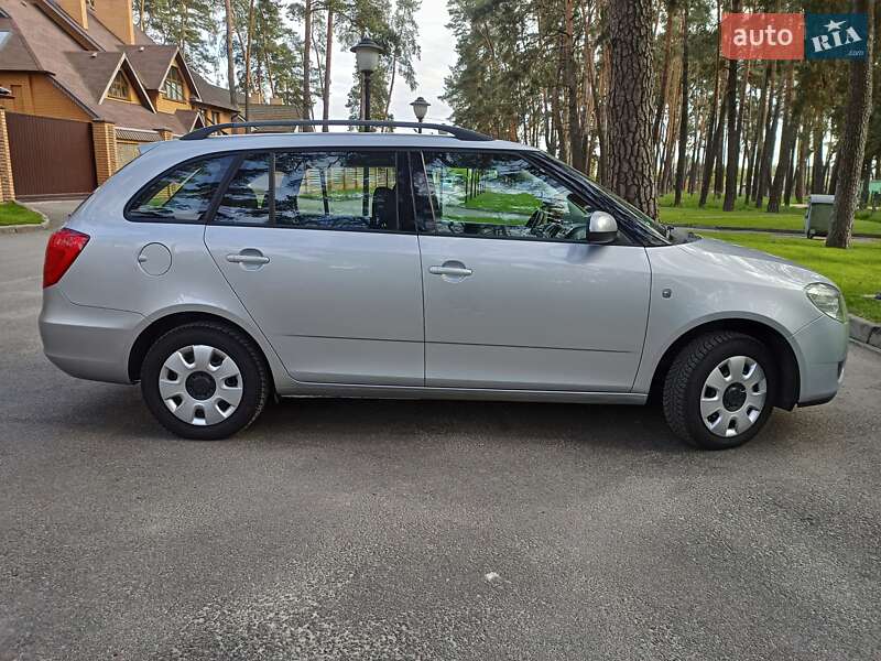 Универсал Skoda Fabia 2009 в Чернигове