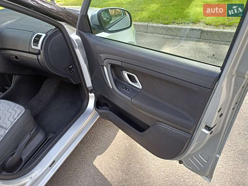 Универсал Skoda Fabia 2009 в Чернигове