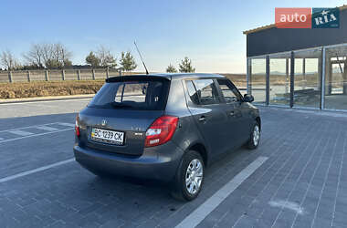 Хэтчбек Skoda Fabia 2011 в 
