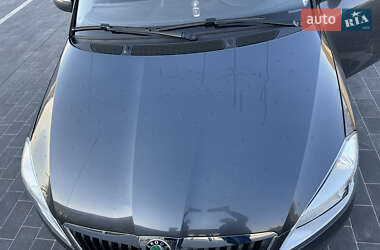 Хэтчбек Skoda Fabia 2011 в 