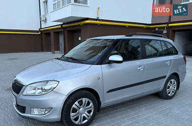 Хэтчбек Skoda Fabia 2012 в 
