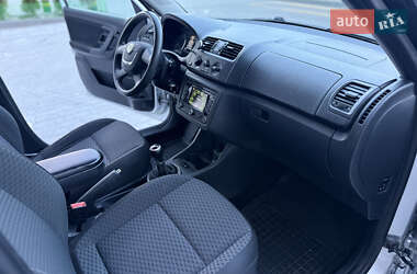 Хэтчбек Skoda Fabia 2012 в 