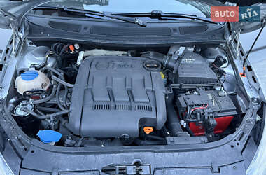 Хэтчбек Skoda Fabia 2012 в 