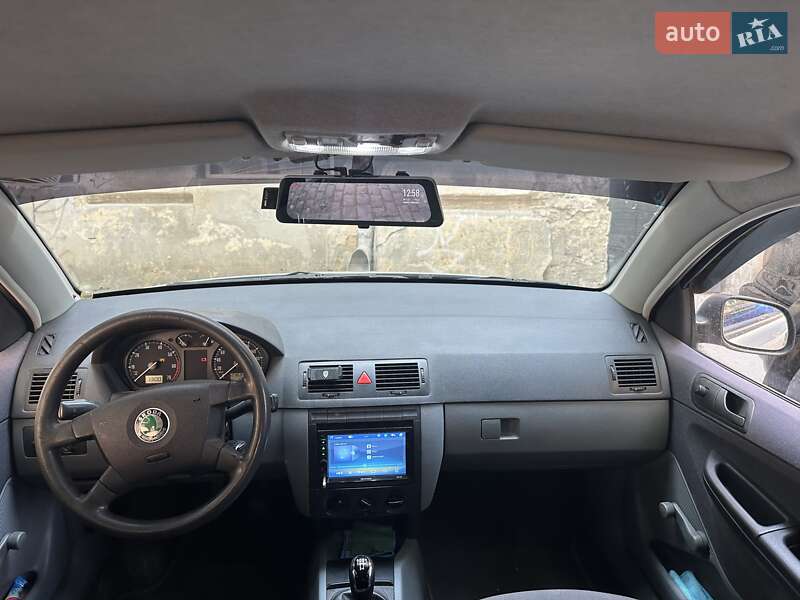 Хэтчбек Skoda Fabia 2002 в Одессе