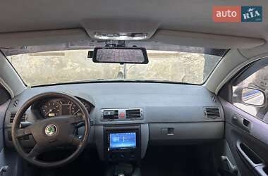 Хэтчбек Skoda Fabia 2002 в 