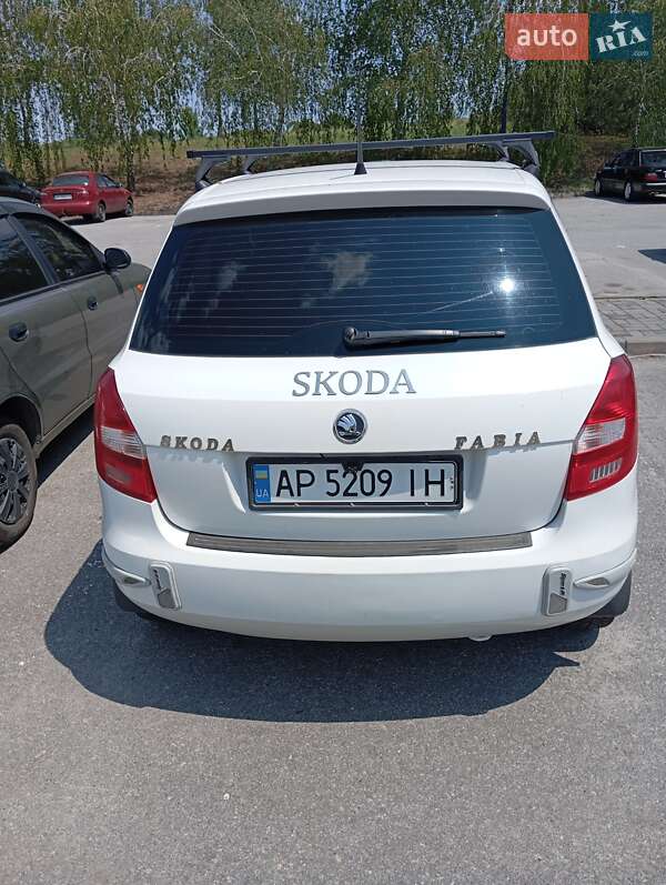 Хэтчбек Skoda Fabia 2014 в Запорожье