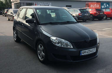 Хэтчбек Skoda Fabia 2011 в Житомире