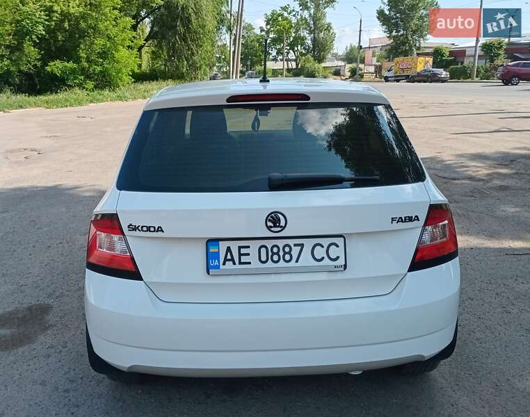 Хетчбек Skoda Fabia 2017 в Дніпрі