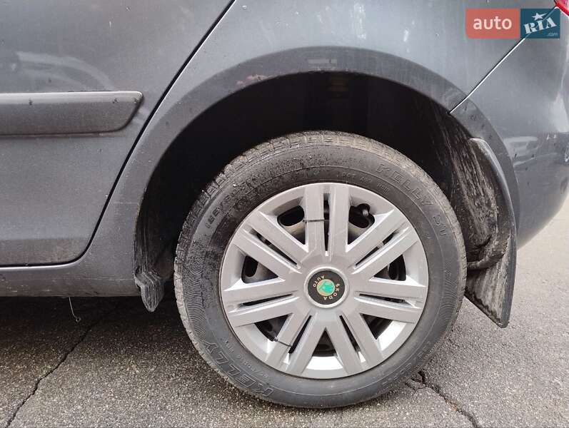 Хэтчбек Skoda Fabia 2008 в Киеве