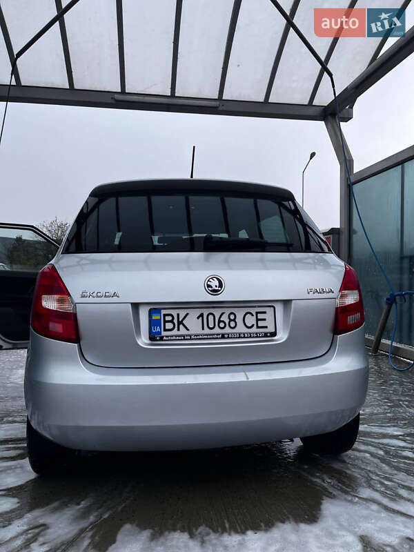 Хэтчбек Skoda Fabia 2014 в Костополе