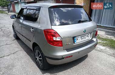 Хэтчбек Skoda Fabia 2012 в 