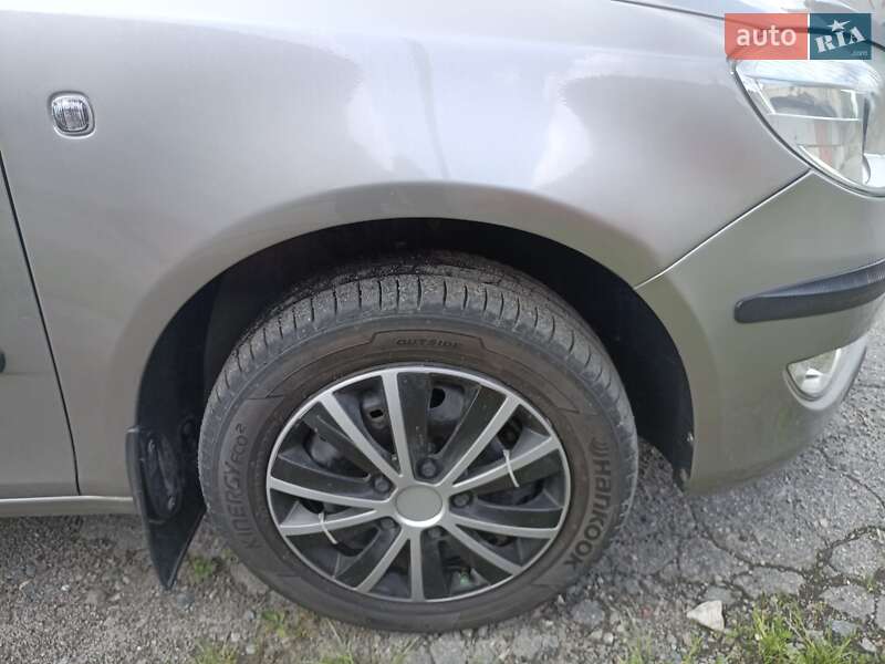 Хэтчбек Skoda Fabia 2012 в Белой Церкви