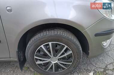 Хэтчбек Skoda Fabia 2012 в 