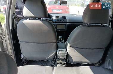 Хэтчбек Skoda Fabia 2012 в 