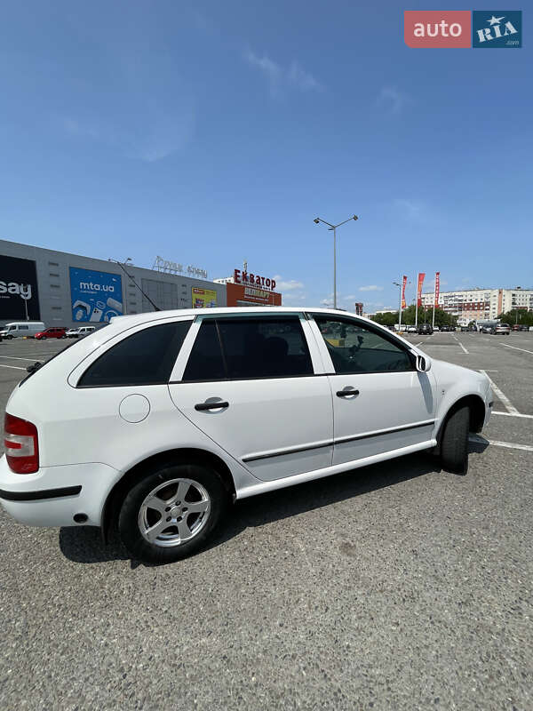Універсал Skoda Fabia 2007 в Чернівцях