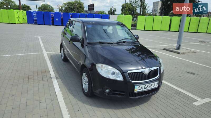 Хэтчбек Skoda Fabia 2007 в 