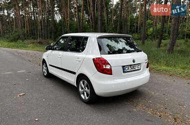 Хэтчбек Skoda Fabia 2011 в 