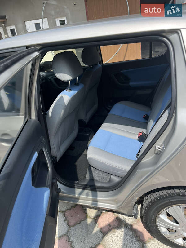 Хетчбек Skoda Fabia 2009 в Хусті