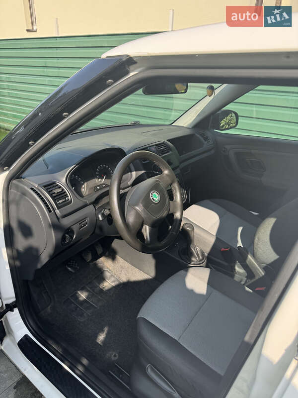 Хэтчбек Skoda Fabia 2010 в Киеве