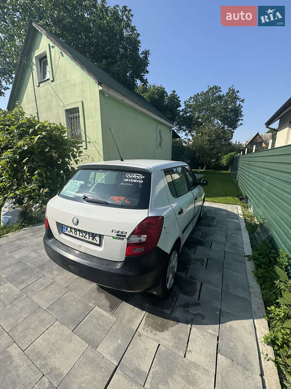 Хэтчбек Skoda Fabia 2010 в Киеве