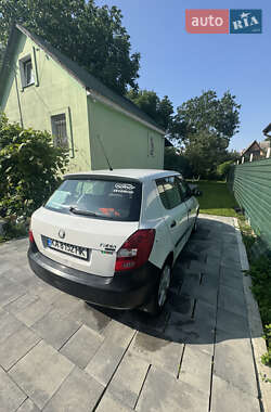 Хэтчбек Skoda Fabia 2010 в 