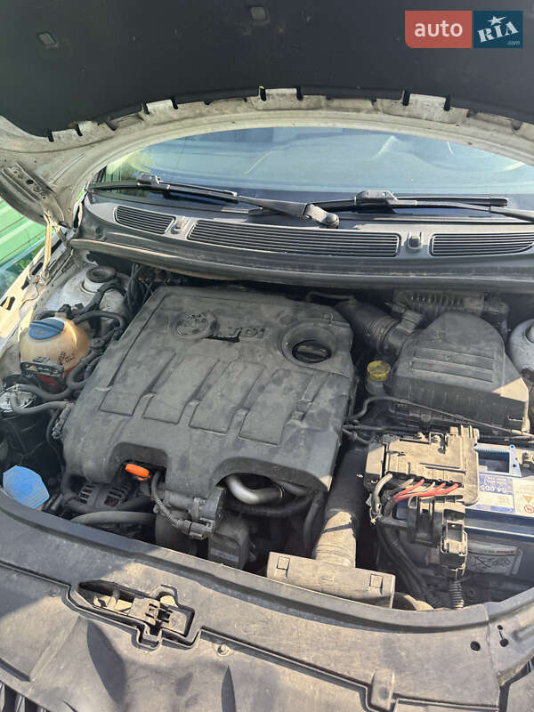 Хэтчбек Skoda Fabia 2010 в Киеве