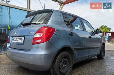 Хэтчбек Skoda Fabia 2009 в 